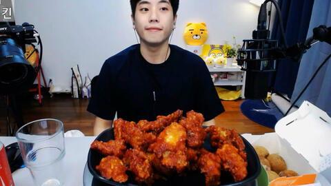 小哥爆料炸鸡视频大全,炸鸡视频大全，美味瞬间尽收眼底！